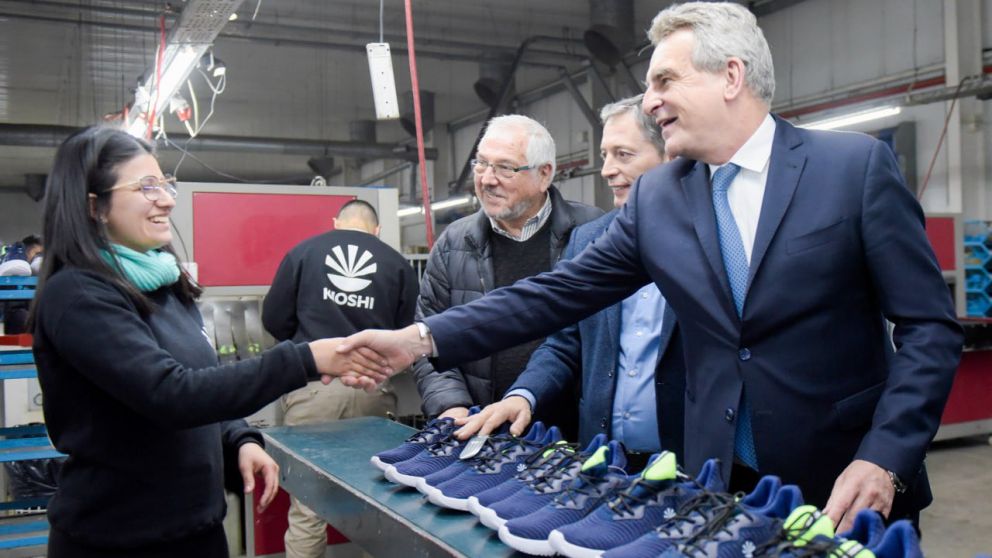 Rossi dijo la Argentina "se ha construido gracias a los trabajadores y al esfuerzo de industriales y empresarios".