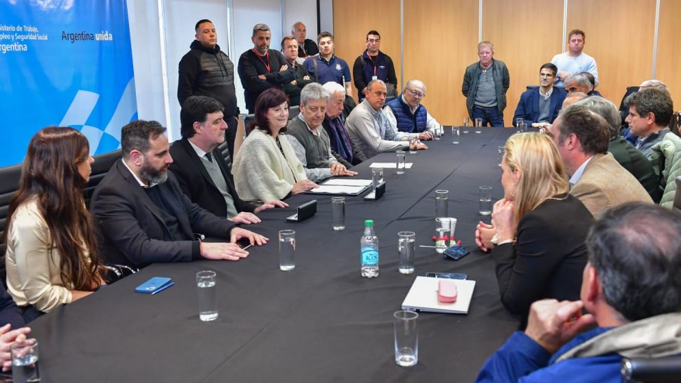 Paritaria UOM Siderúrgicas, acuerdo con Techint por porcentaje y bono