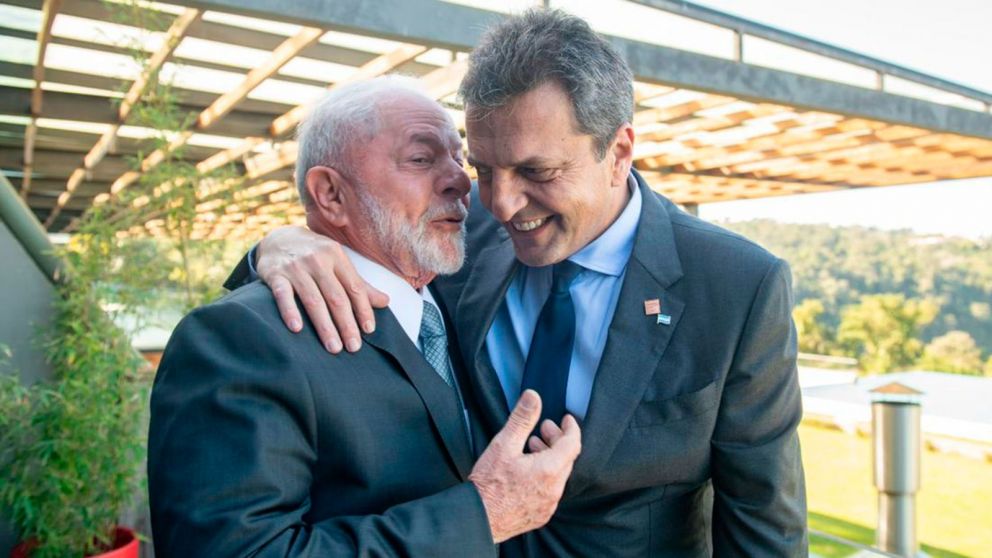 El encuentro se produce a pocos días del desembolso del FMI y del ingreso de la Argentina al bloque de los Brics