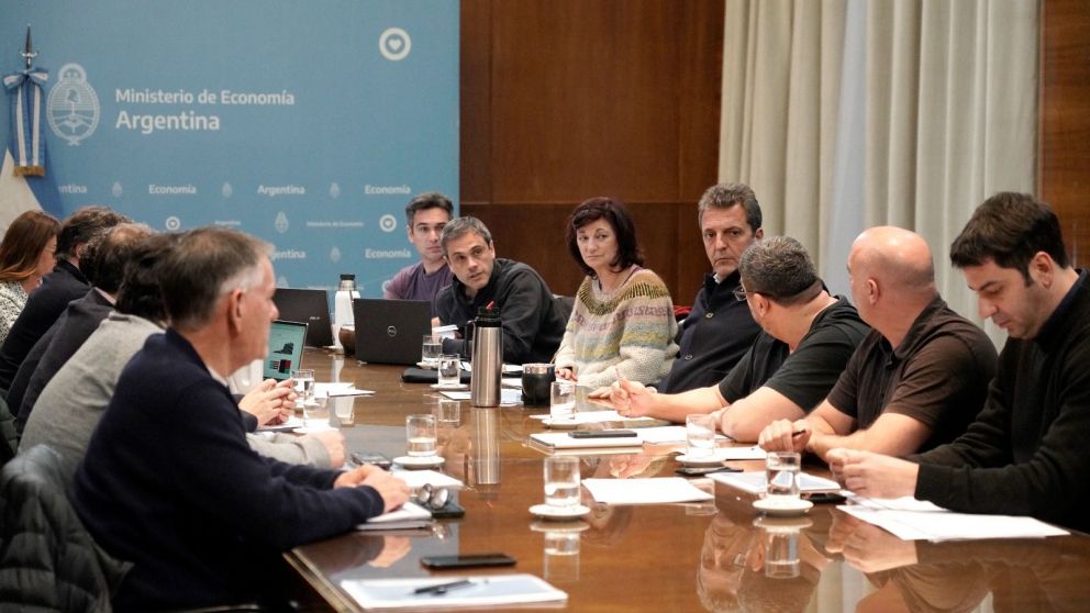 Bono extra a cuenta de paritarias, es una de las opciones