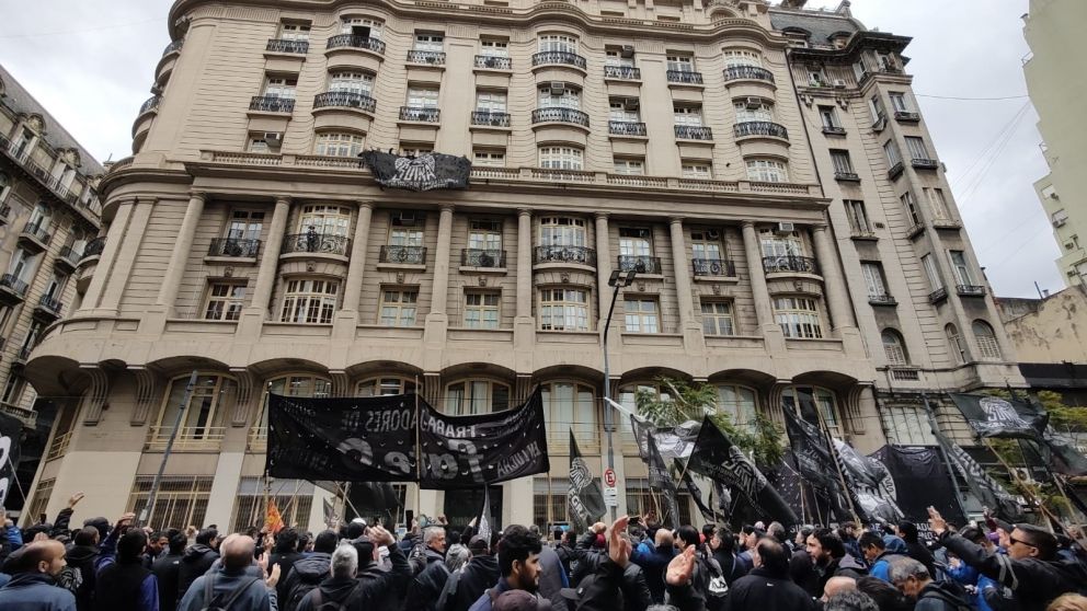 El gremio del neumático se movilizó durante toda su discusión paritaria 2022