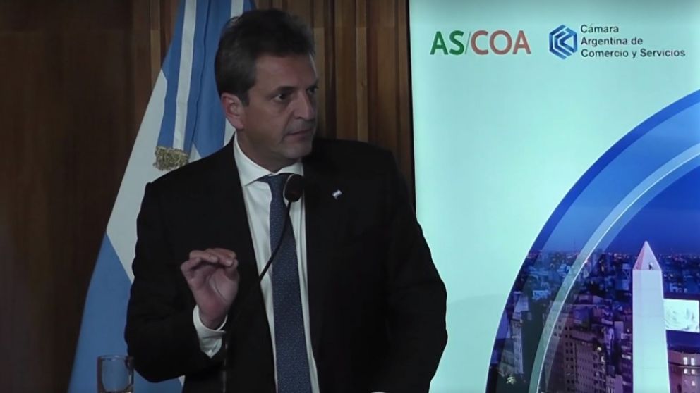 Sergio Massa sobre el plan Milei: "¿De dónde va a sacar los dólares para dolarizar?"