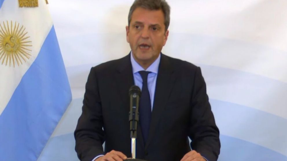 Massa anunció reembolsos de hasta $7 M para comerciantes víctimas de robos