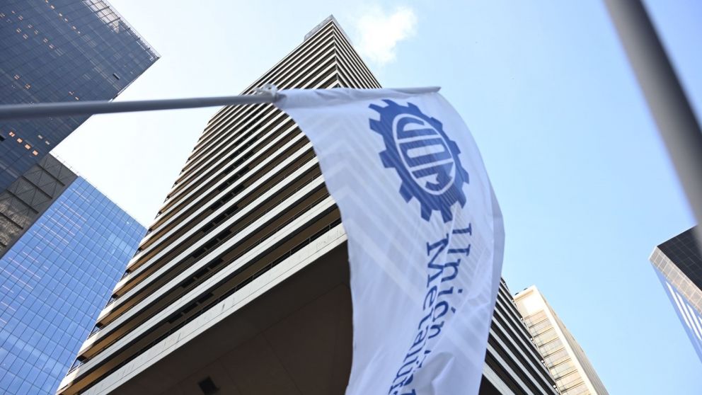 El Gobierno admite que las acerías hacen al rubro más complicado de la paritaria del sector