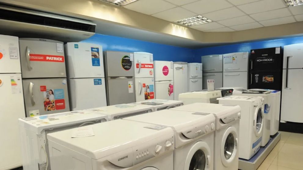 Subas descontroladas de precios en línea blanca y aires acondicionados