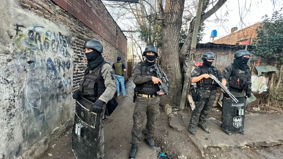 Escobar: un vecino le contó al intendente Sujarchuk que se vendía droga en un barrio y a los pocos días una banda entera fue desarticulada