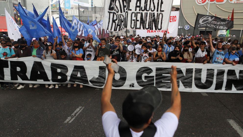 La ausencia que se ve de la CGT en lugares claves del Gobierno Nacional favoreció a los movimientos sociales