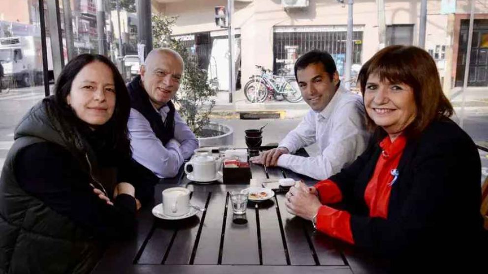 Bullrich y Grindetti compartieron un desayuno en Vicente López con Soledad Martínez y Ramón Lanús