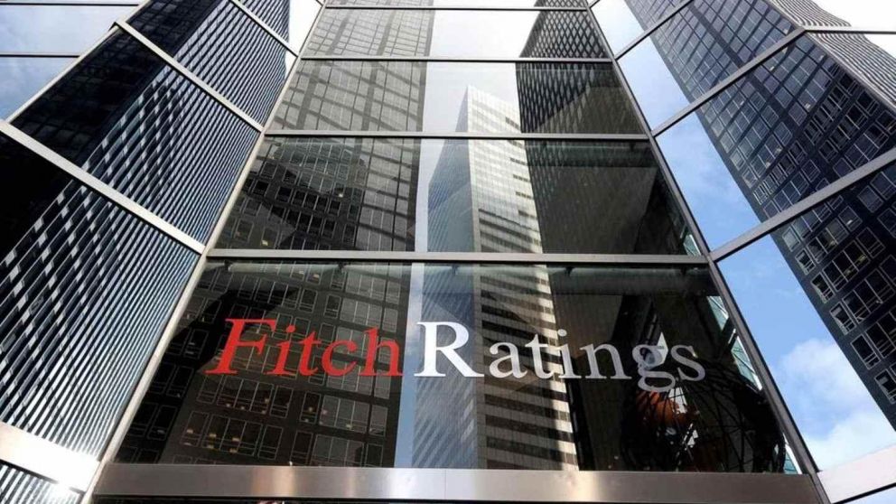 Fitch destac� la mejora fiscal y el aumento de reservas como claves de la suba de calificaci�n
