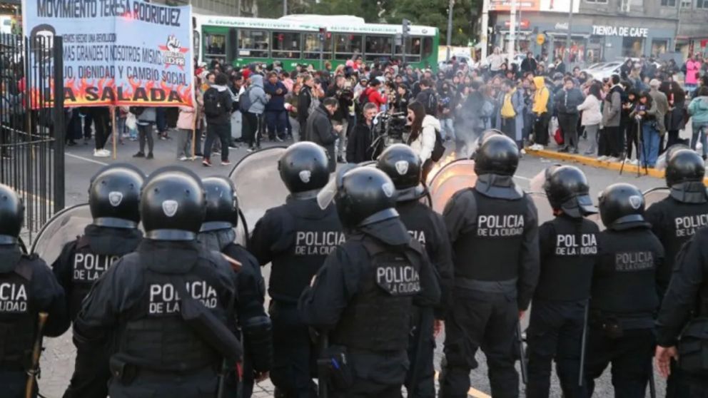 Tras la muerte de un militante ante accionar de la policía porteña, la Unidad Piquetera convocó a una movilización.