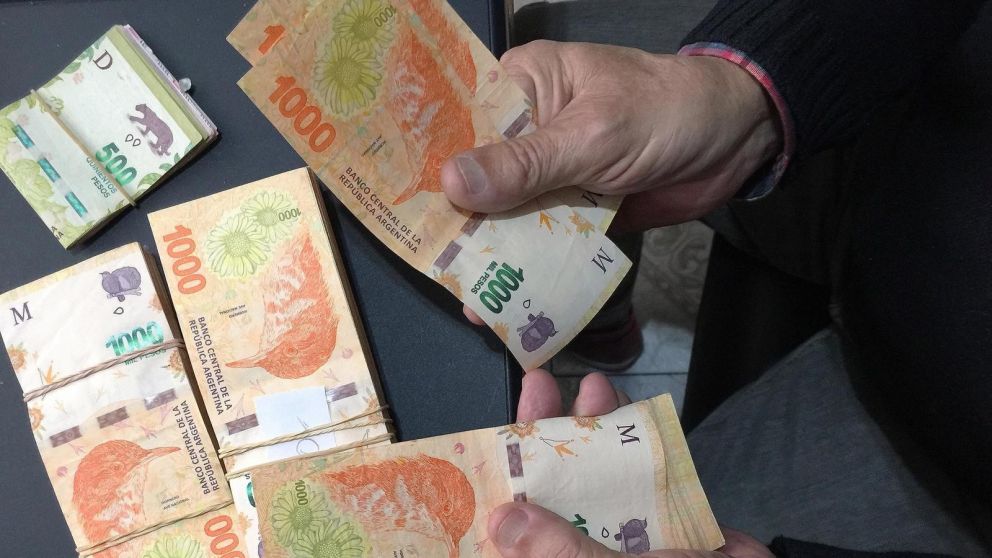 A pesar de la baja en la inflación los salarios no se recuperan