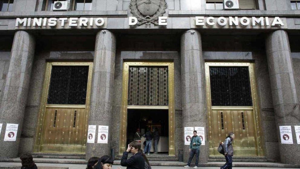 El deterioro fiscal para las provincias hilvan� su cuarto mes de ca�da consecutiva