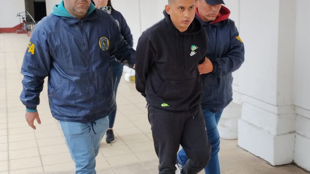 Expulsan hacia Colombia a condenado por drogas y tenencia de arma