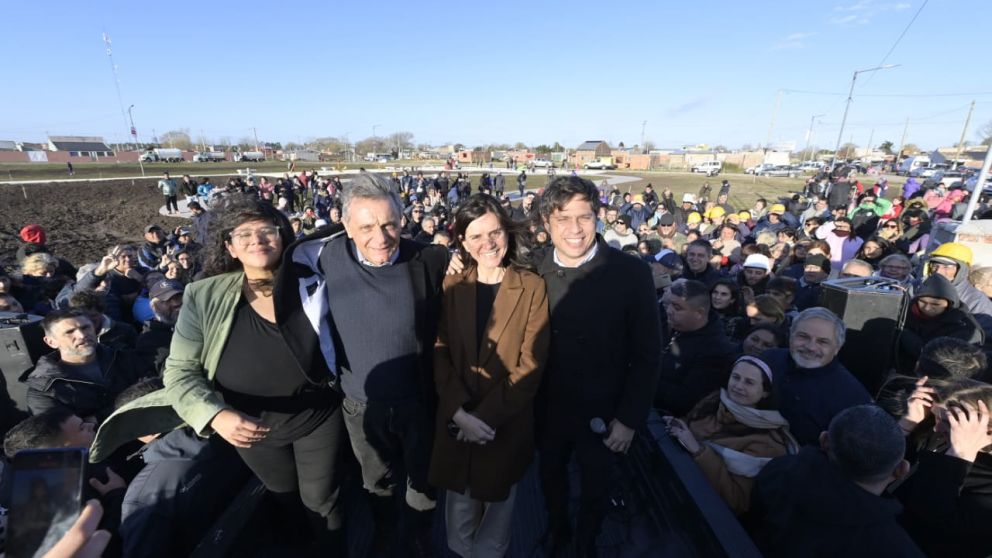En Mar del Plata, Kicillof y Raverta recorrieron el barrio Autódromo donde se realizaron obras de infraestructura.
