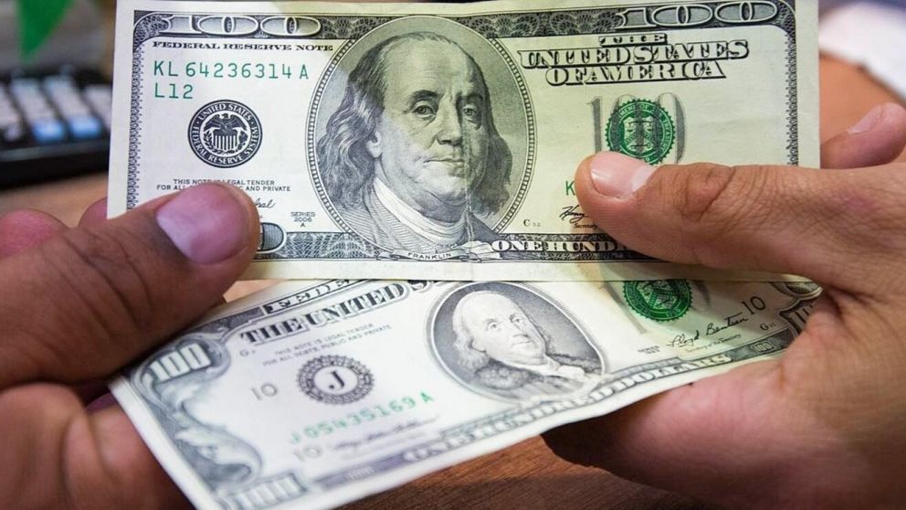 La brecha con el dólar MEP desarmó el salto del dólar blue