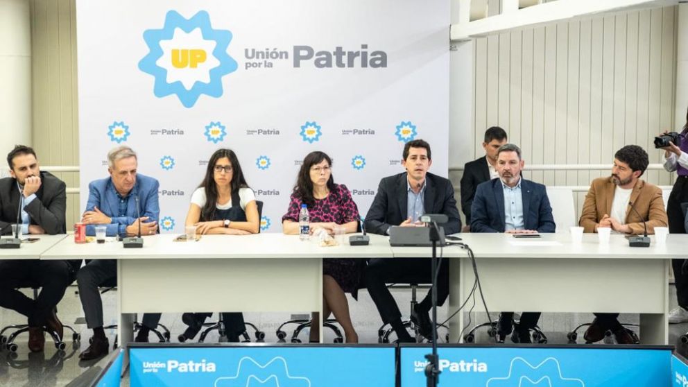 Las propuestas son coordinadas por De Pedro y Batakis