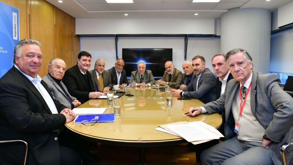 Paritaria de empleados de Comercio, qué sellaron en el acuerdo