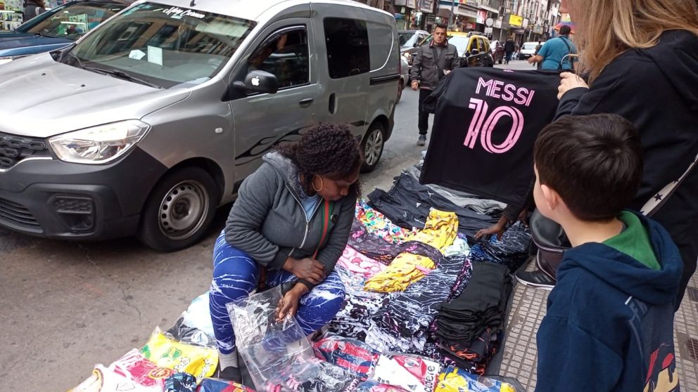 La réplica de la camiseta negra de Messi en el Inter Miami es el producto más vendido en Once