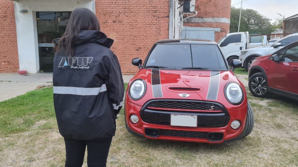 Autos de lujo: cómo se detectó la operación para el contrabando de vehículos
