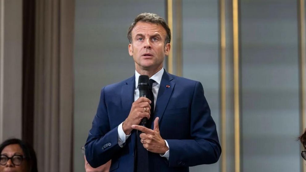 "Se ha restablecido el orden", afirmó Macron