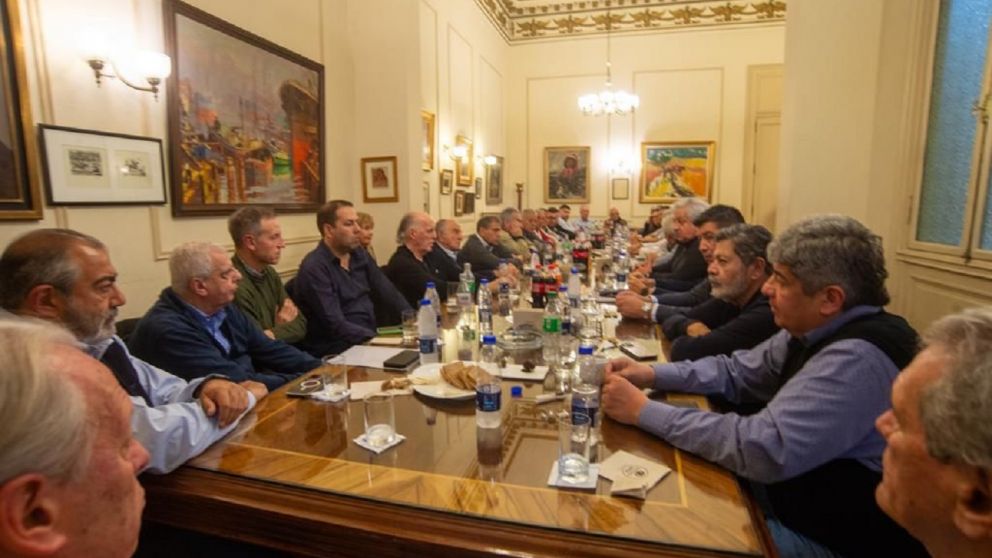 Los diferentes sectores que integran la CGT, decidieron respaldar a Massa-Rossi