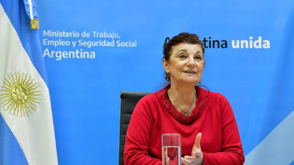 Kelly Olmos: "De ser por el FMI, la receta sería la devaluación y la pérdida de los salarios"