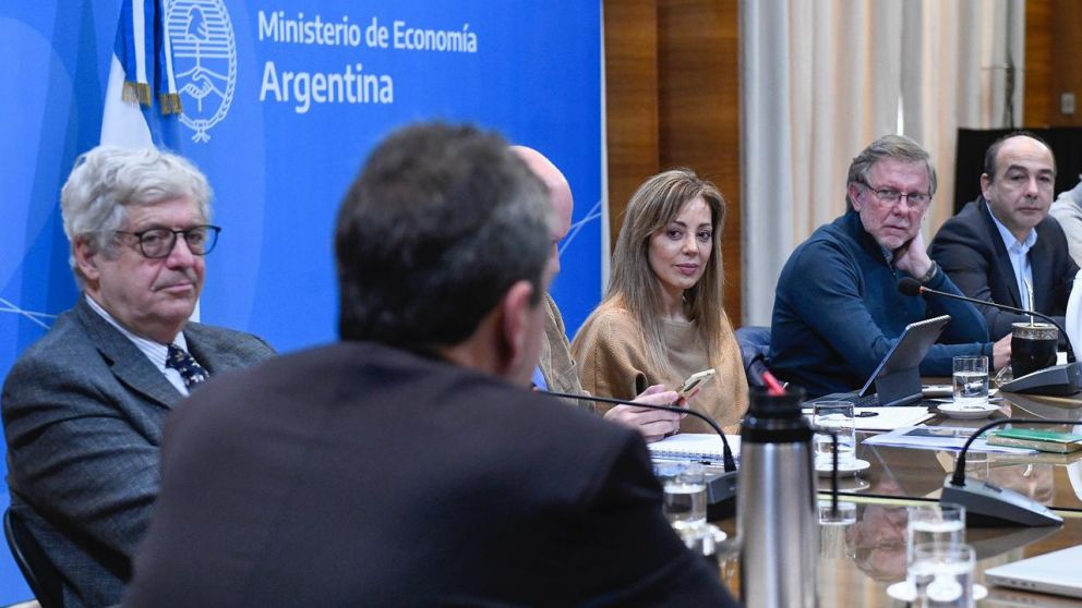 El ministro de Economía, Sergio Massa, encabezó este lunes una reunión en el Palacio de Hacienda