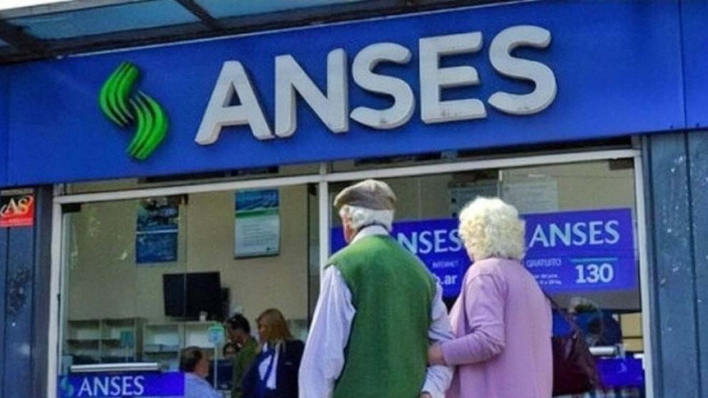 Quiénes cobran este viernes el bono de Anses