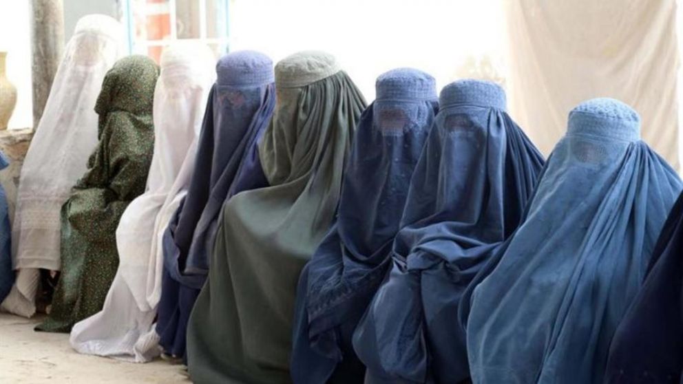 Mujeres sin derechos básicos con el dominio de los talibanes en Aganistán