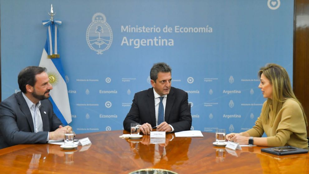 Massa y Royon recibieron a Sujarchuk