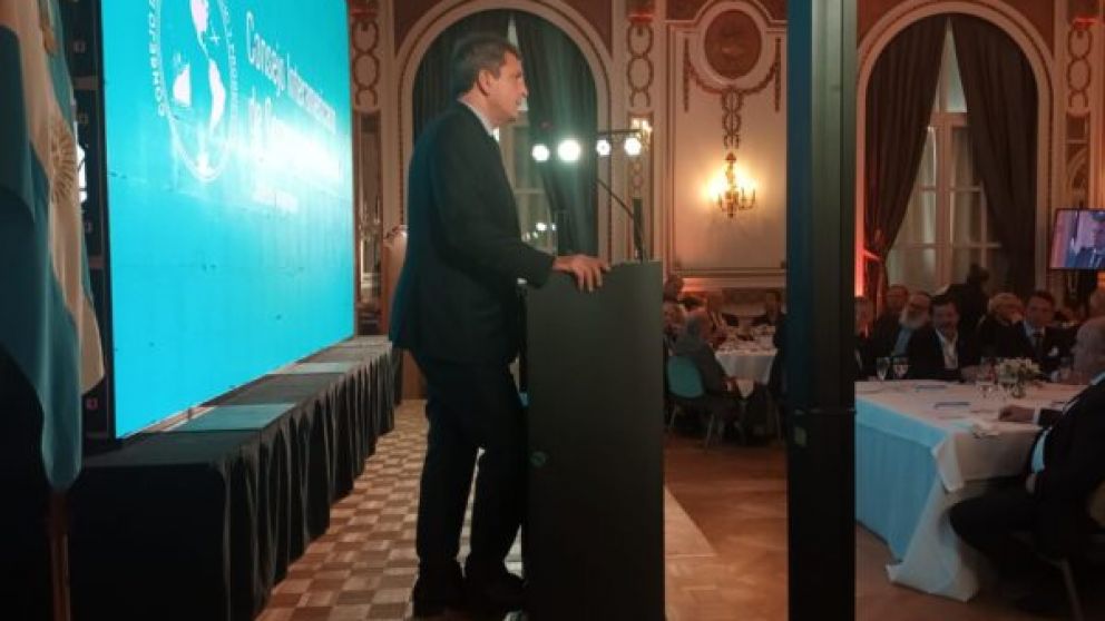 Massa hablar� ante empresarios en su doble rol de ministro y candidato