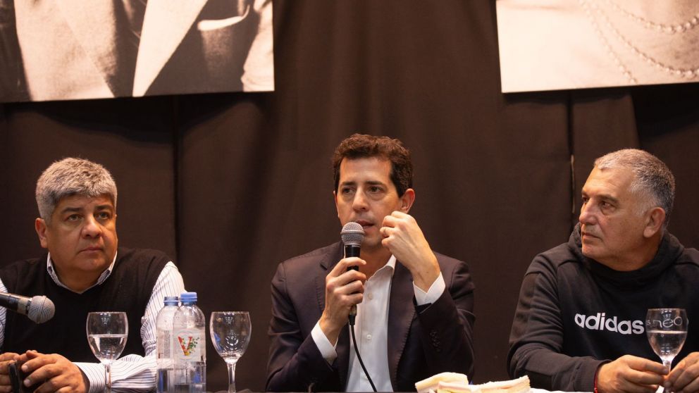 Pablo Moyano, el ministro De Pedro y Manrique (Smata) esta noche en Camioneros