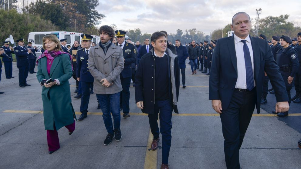 Kicillof asistió con Berni en la graduación de los policías