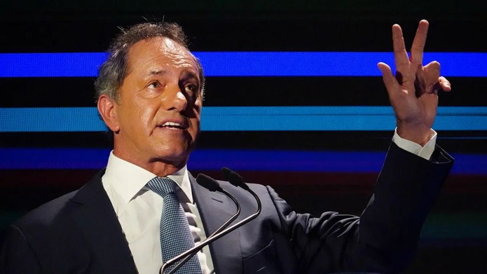 Scioli impugnó el reglamento de UxP ante la Justicia Electoral, mientras resiste presiones para que se baje.