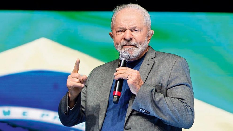 El líder progresista, que ya gobernó entre 2003 y 2010, se ha propuesto "reconstruir" el país