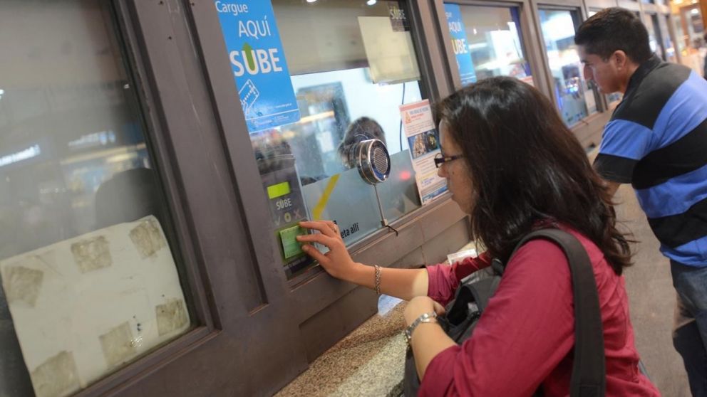 Para los Metrodelegados la concesionaria del Subte se desliga de la carga y venta de la Sube