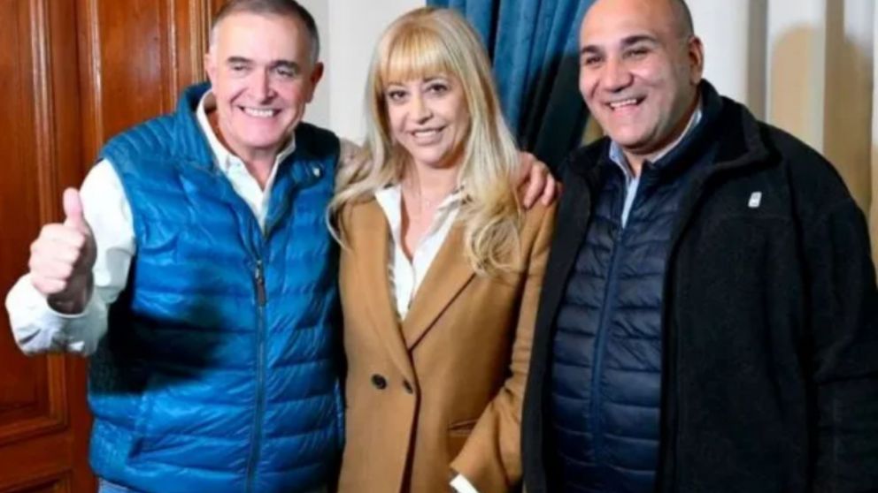 Rossana Chahla junto a Jaldo y Manzur.