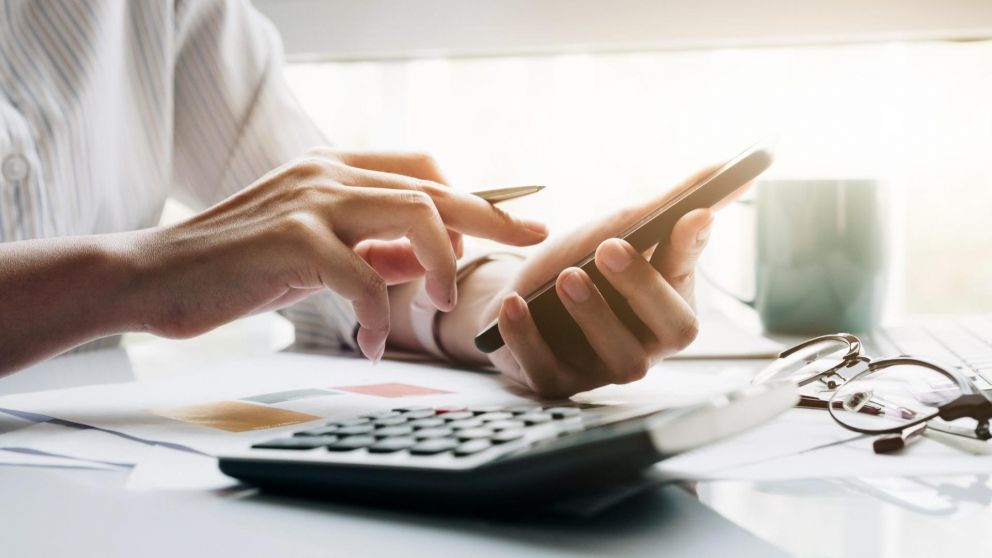 El mercado recalibr�: proyecta m�s PBI y menos inflaci�n en 2022