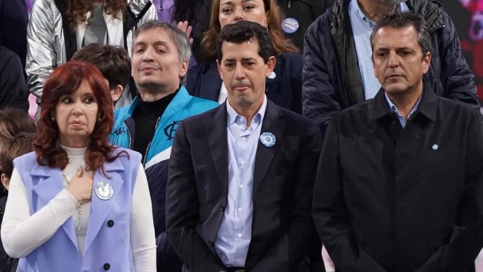 Dispuesta a apurar definiciones electorales, Cristina se reunió en el Senado con De Pedro, Massa y Máximo.