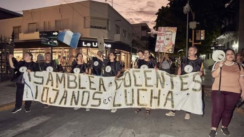 Una de las marchas de los trabajadores de la educación en La Rioja.
