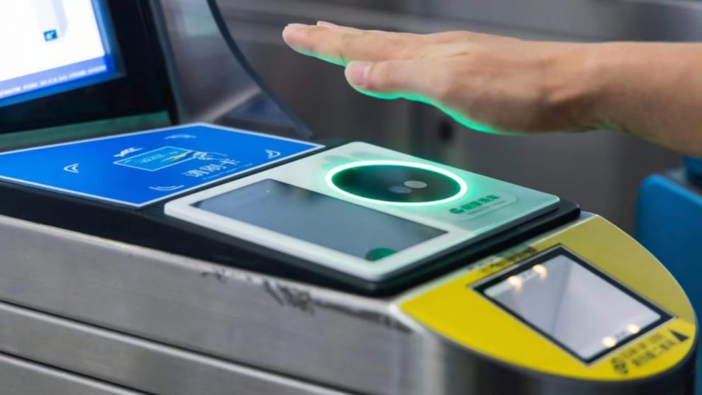 Con solo poner la mano, los chinos podrán pagar bienes y servicios
