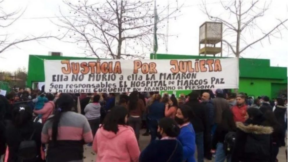Una de las tantas manifestaciones frente al hospital