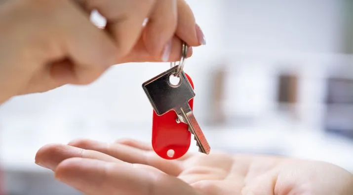 Casa propia: cuánto hay que ganar en junio 2026 para pedir un crédito por USD 100.000
