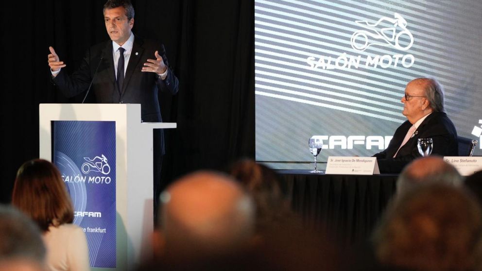 Massa: "Lo que tenemos que hacer es industrializar y exportar commodities con valor agregado"