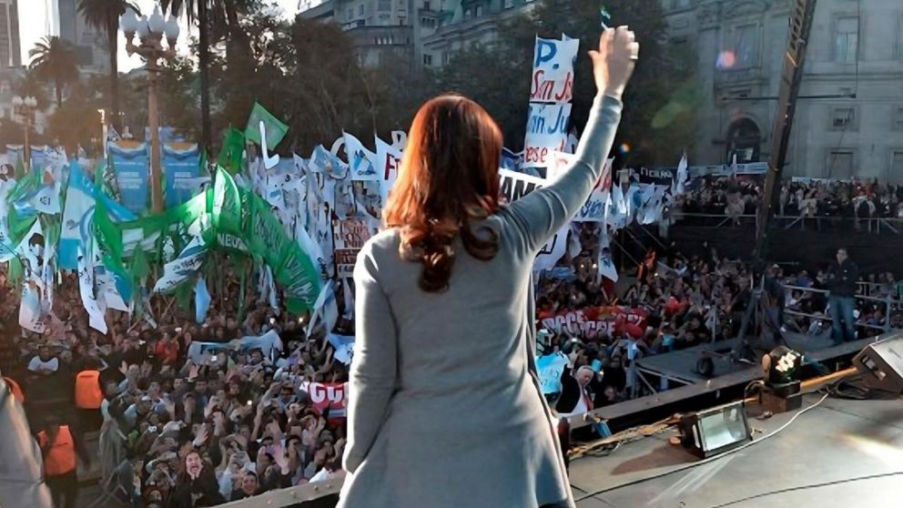 Se espera que una multitud concurra a Plaza de Mayo para escuchar a la vicepresidenta Cristina Kirchner (Télam/Archivo).