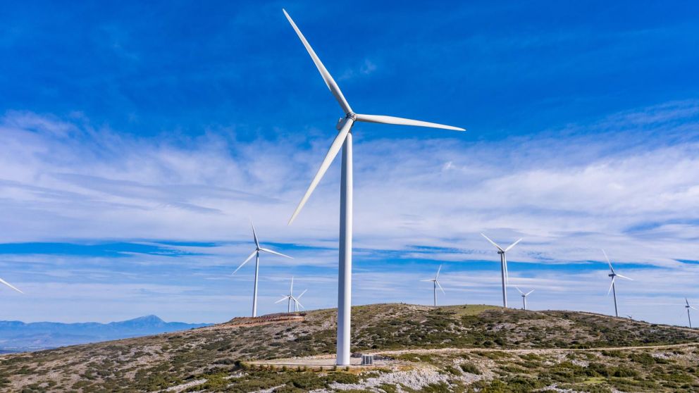 La Aduana pidió embargos por 14 millones de dólares por importaciones sobrefacturas en un parque eólico.