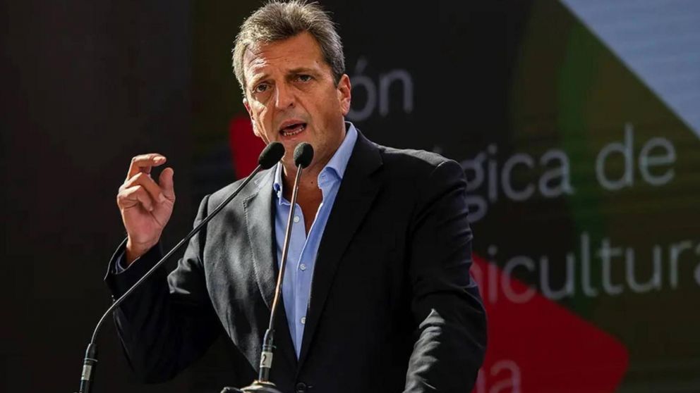 Salarios en baja y sin margen fiscal: el Gobierno aumenta el límite de las tarjetas de crédito