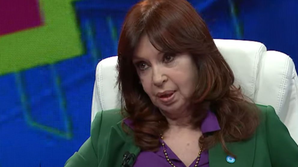 En cuanto al FMI, sostuvo que los cuestionamientos no son por "una cuestión dogmática sino las condiciones que impone"