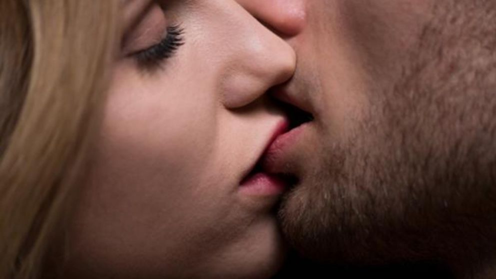 Orígenes del beso en la historia