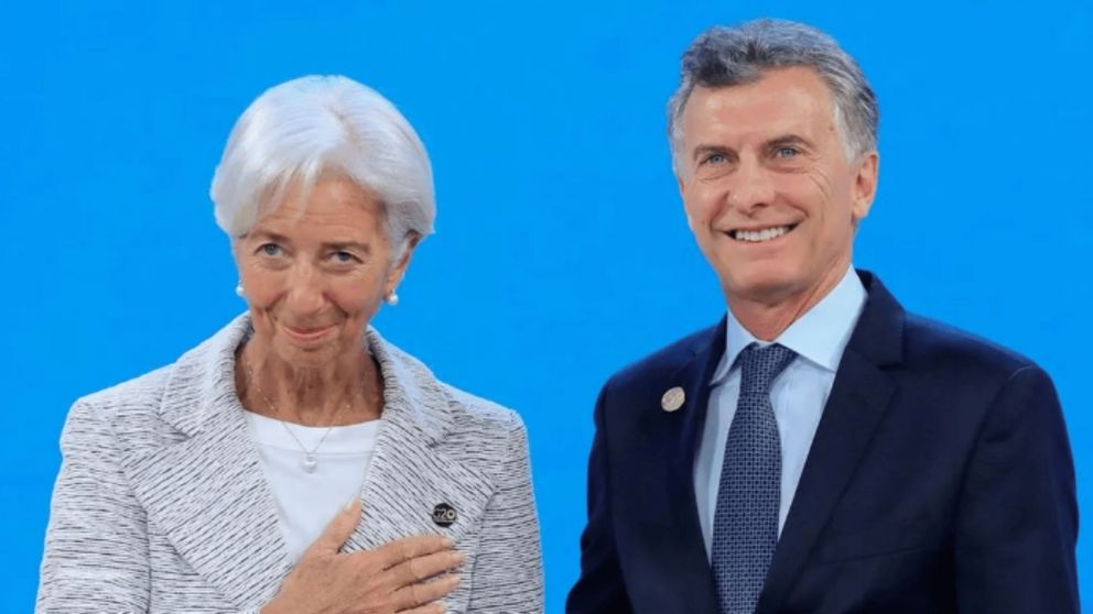 Para Cristina, "funcionarios de Macri cambiaron roles para cometer la estafa"